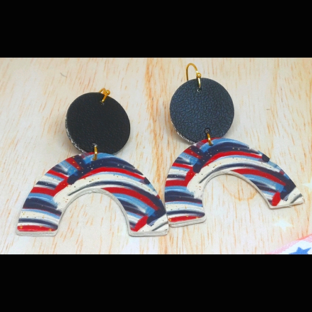 3/$20 Vintage Americana vegan leather rainbows